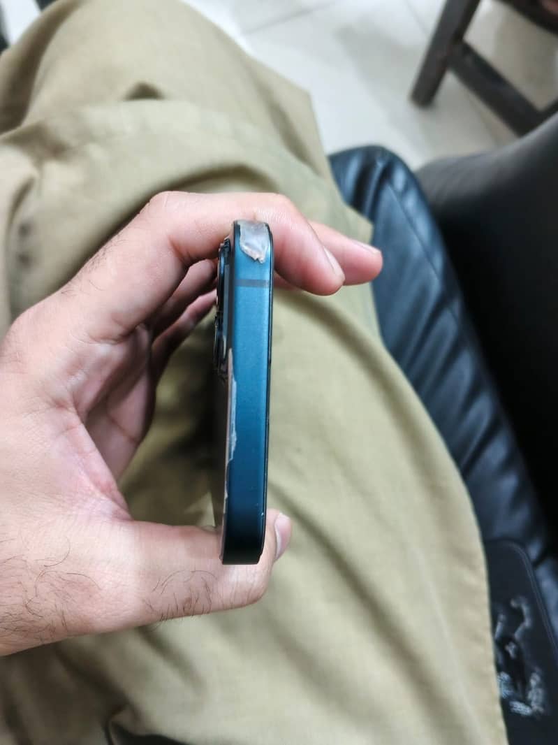 Apple iPhone 13 1