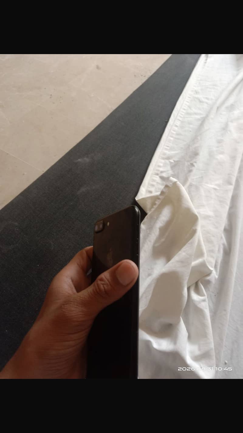 Apple iPhone 7 Plus 3