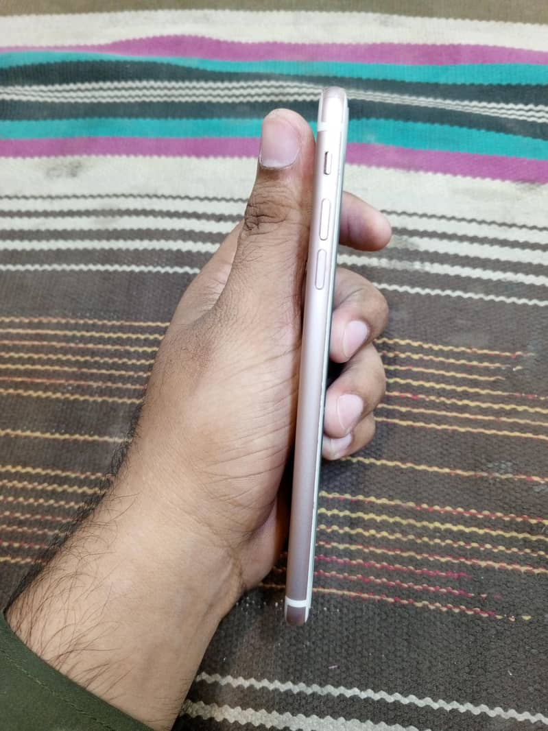 Apple iPhone 7 Plus 3