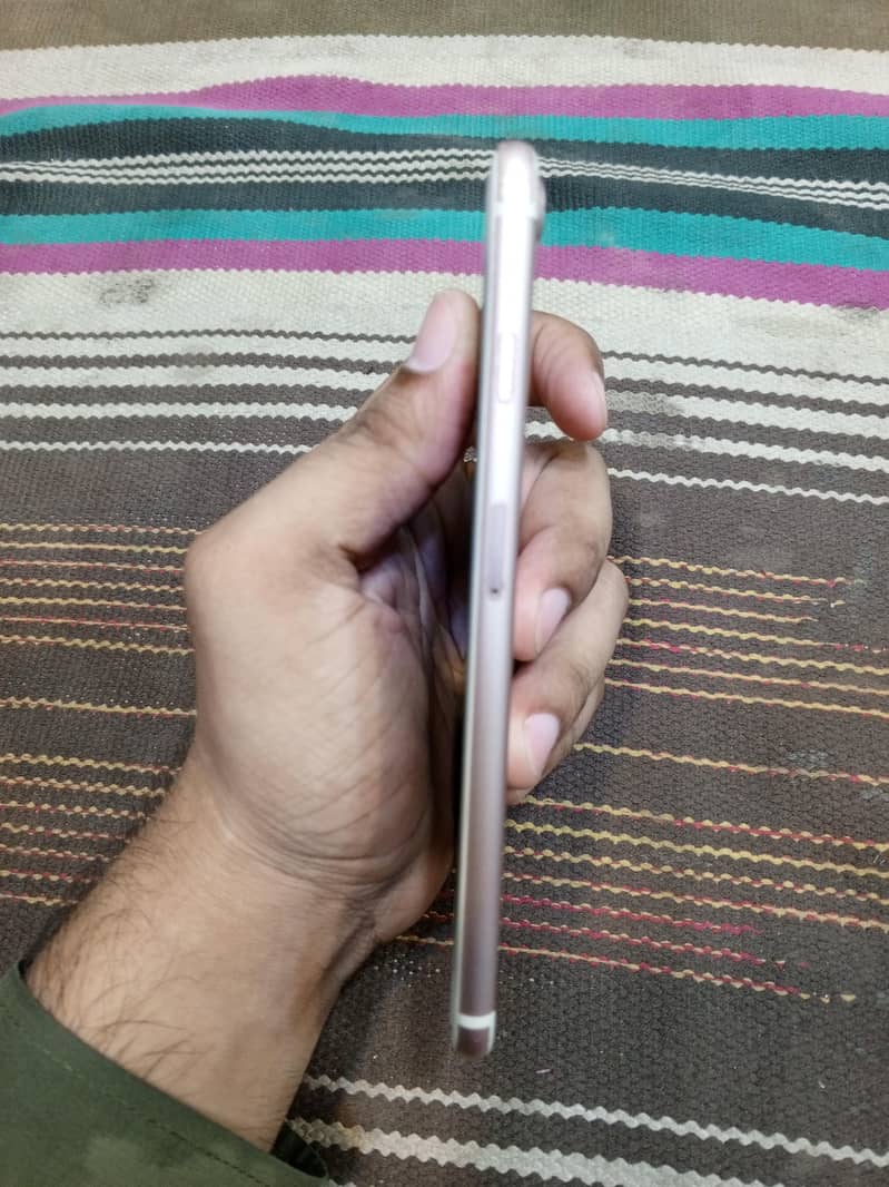 Apple iPhone 7 Plus 4