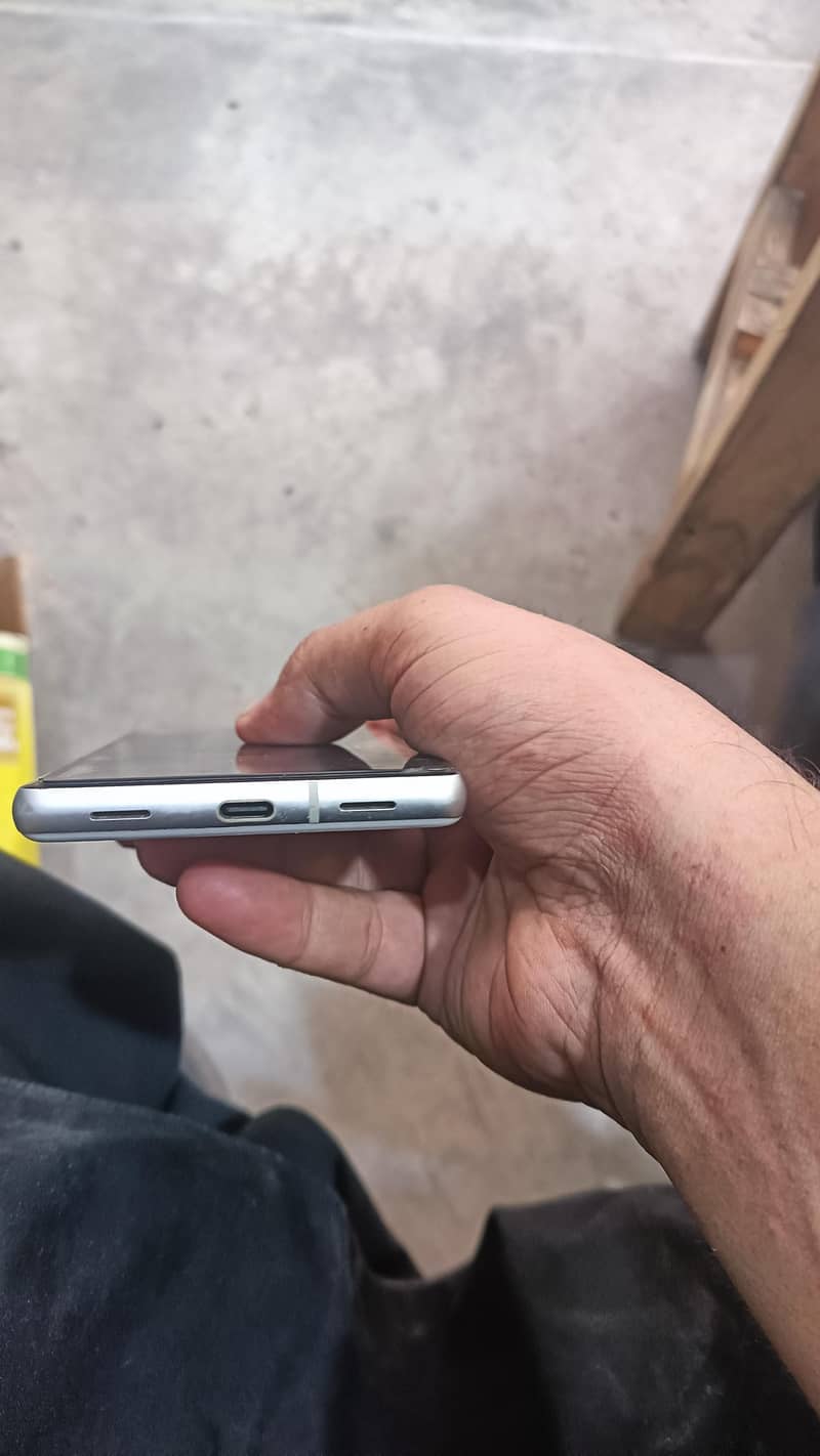 Google Pixel 7a 1