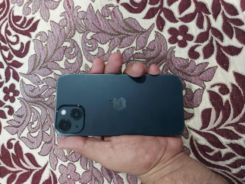 Apple iPhone 13 1