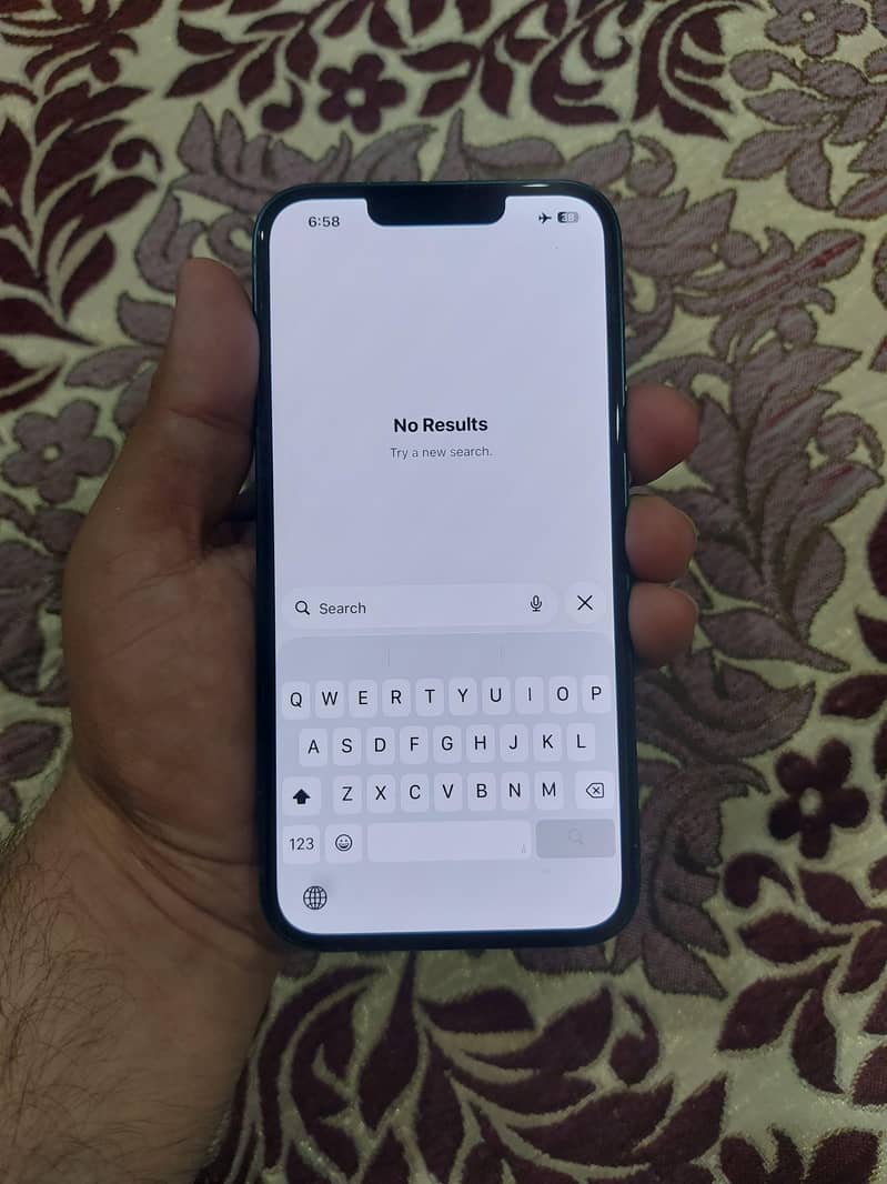 Apple iPhone 13 4