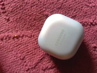 Samsung earbuds