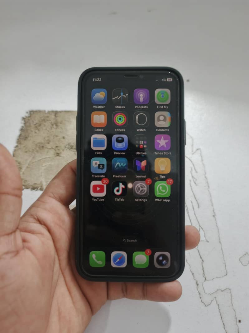 Apple iPhone 11 Pro 6