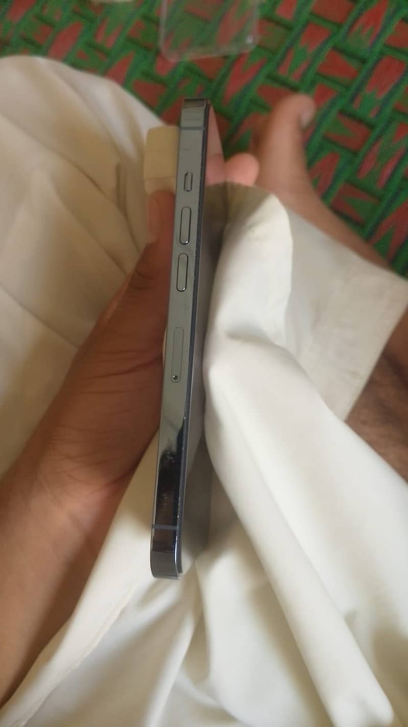 Apple iPhone 13 Pro 0