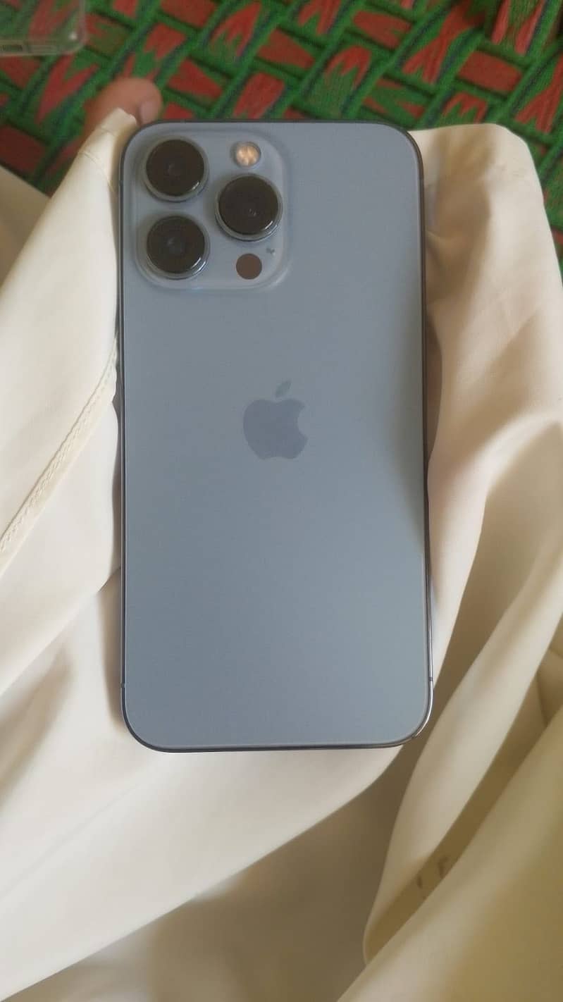 Apple iPhone 13 Pro 1