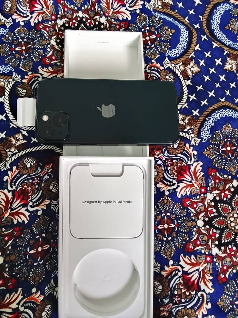 Apple iPhone 13 5