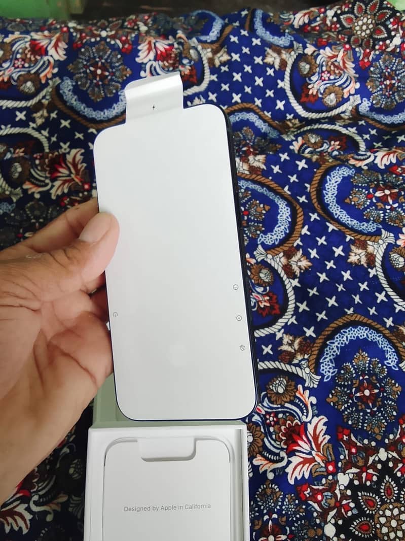 Apple iPhone 13 6