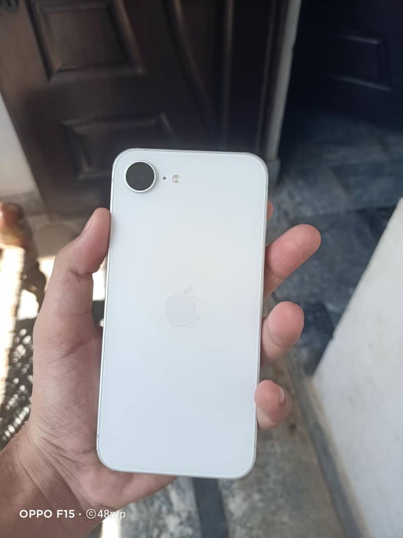Apple iPhone 16e (Exchange+Sale) 1