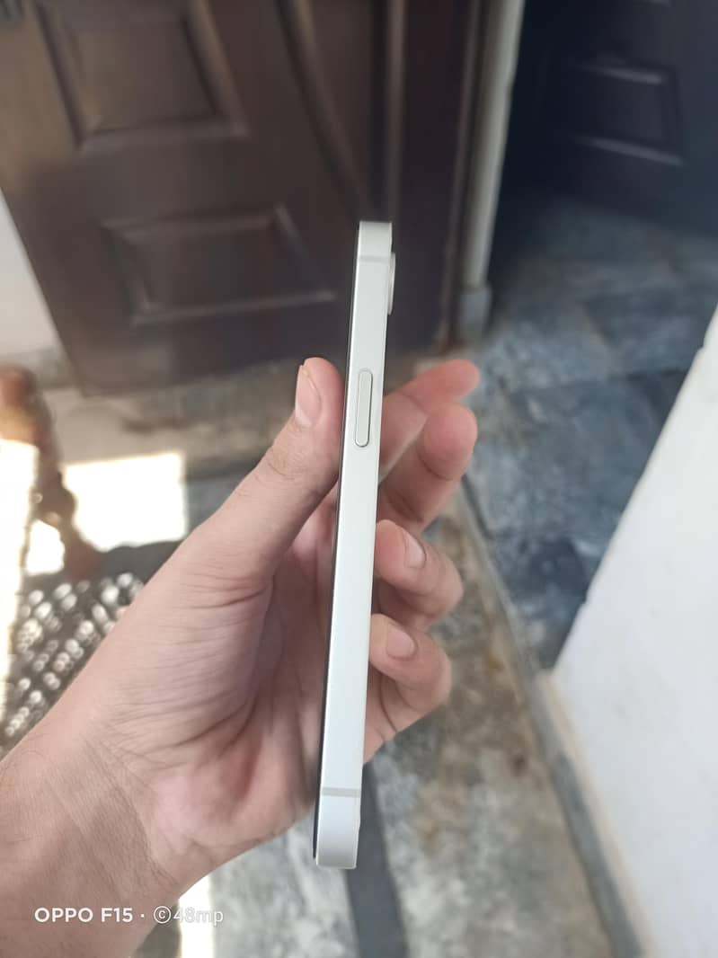 Apple iPhone 16e (Exchange+Sale) 4