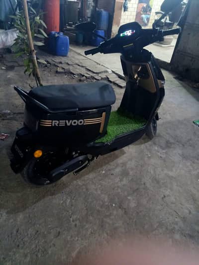 Revoo A11 Scooty for sale home use