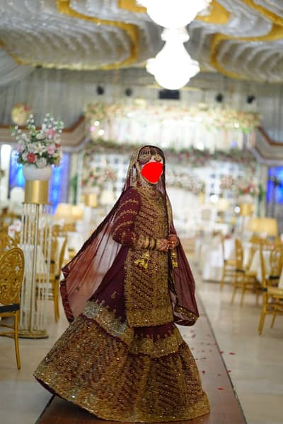 Latest tendy heavy bridal dress with matching jewelry