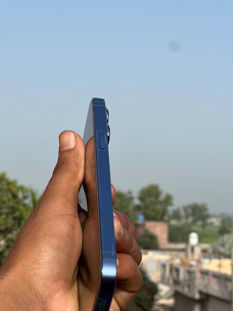 Apple iPhone 13 Pro Max 4