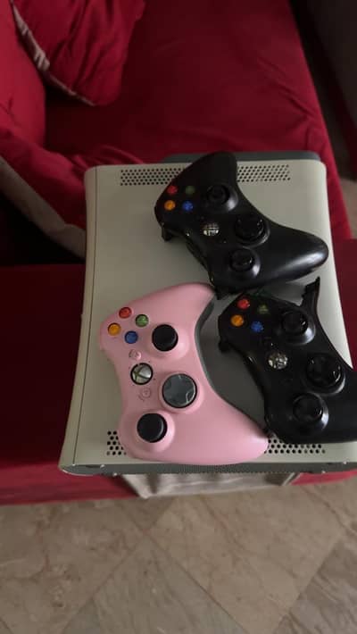 Xbox 360 with controllers in cheap price