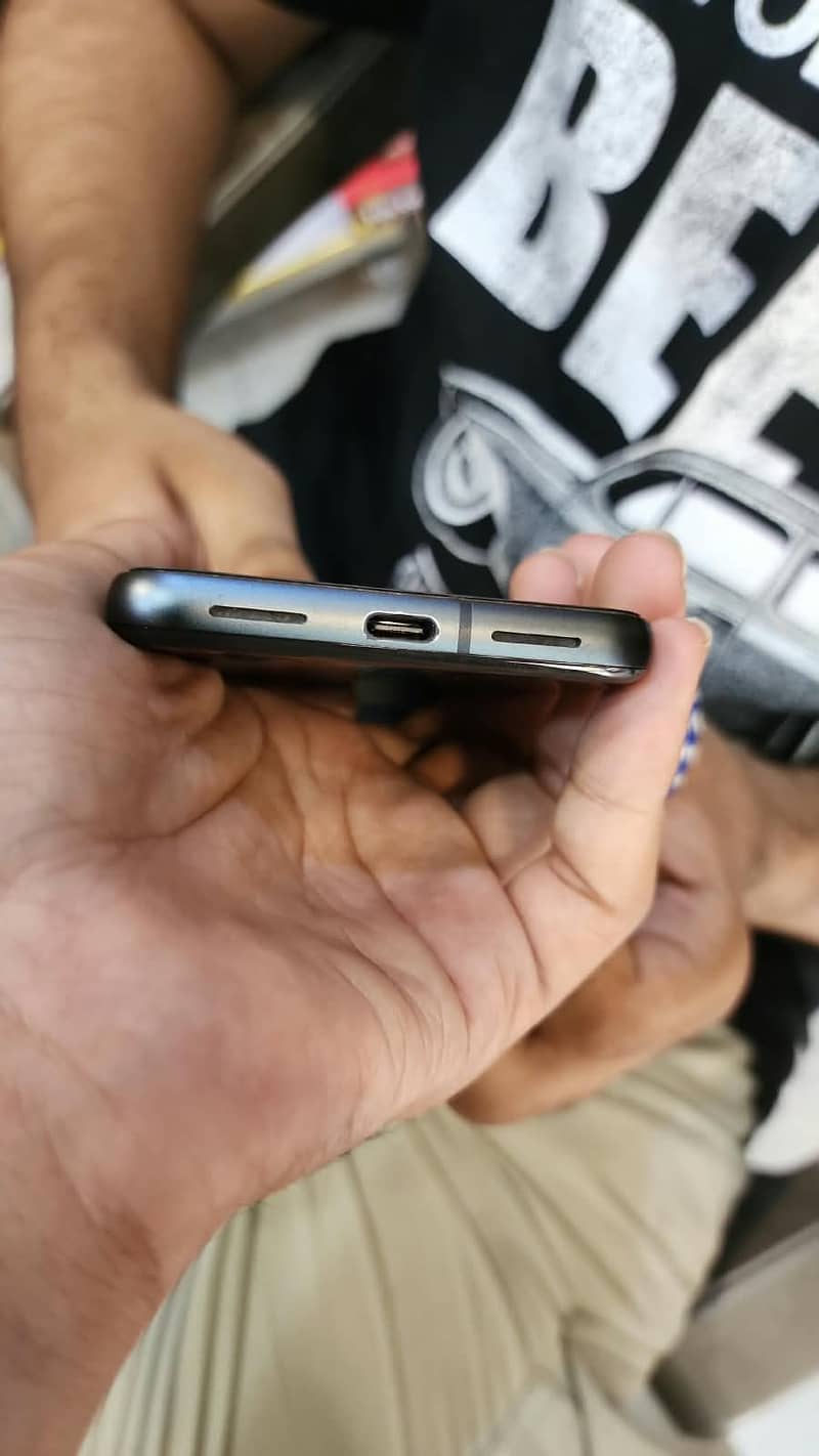 Google Pixel 8 2