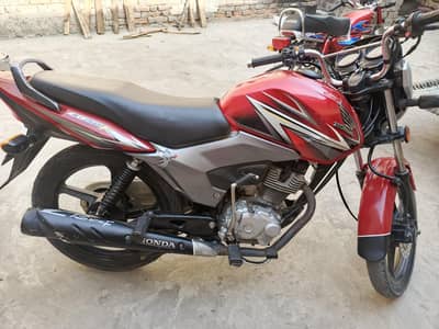Honda CB 125F