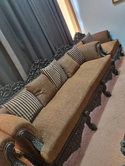 Chinoti Sofa