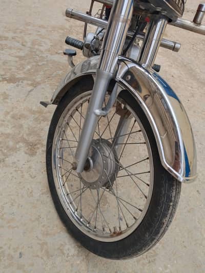 CD 70 United bike