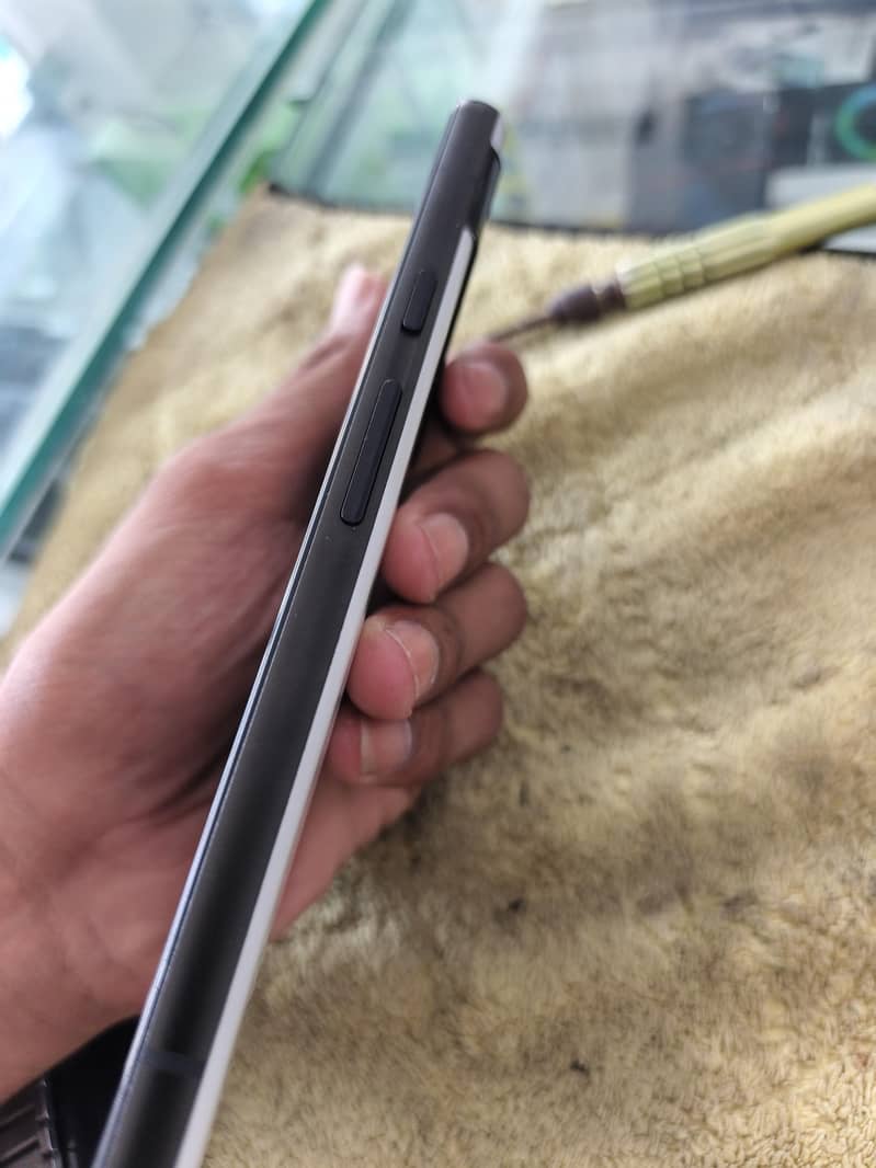 Google Pixel 6a 1