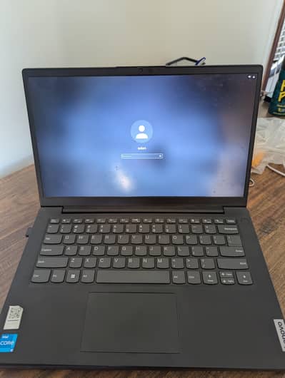 urgent sale lenovo core i5 12 gen 8/256ssd