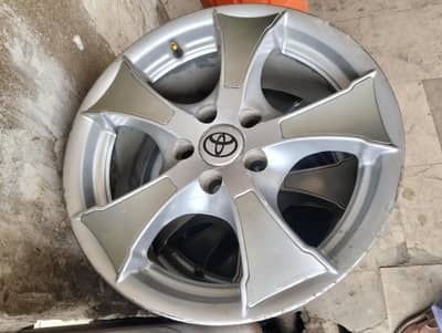 15 inch 5 hole Allyrim only for Carola No repair no demgae