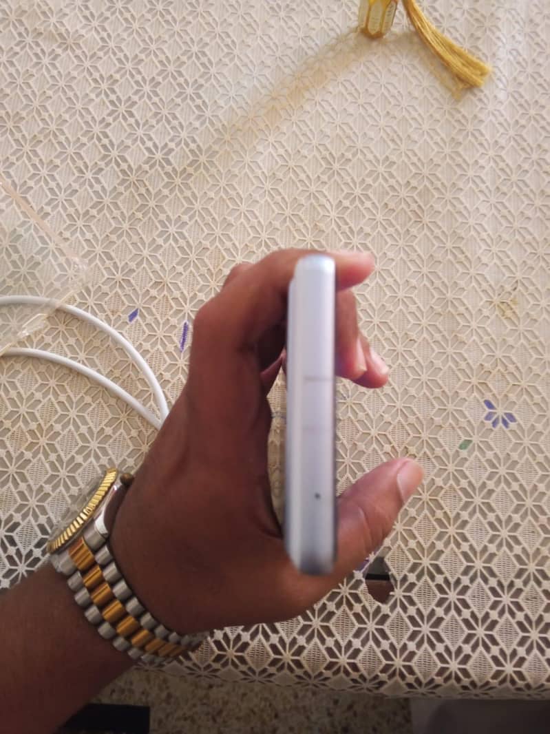 Google Pixel 7a 3