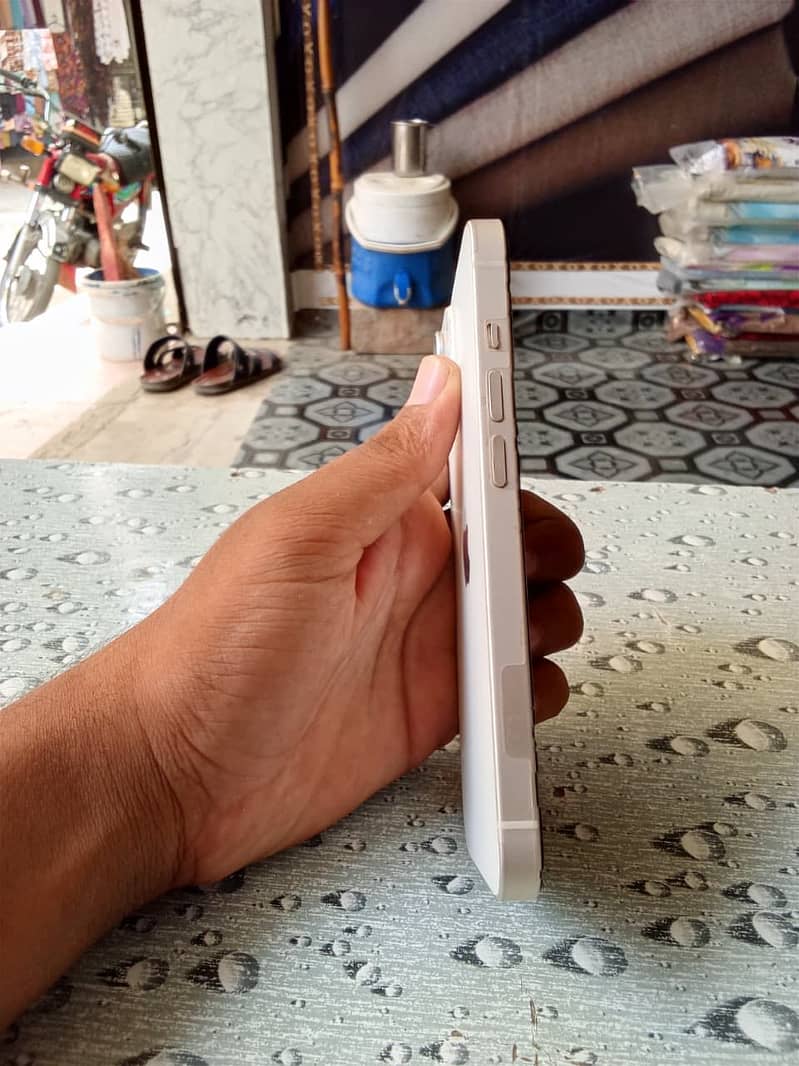Apple iPhone 14 2