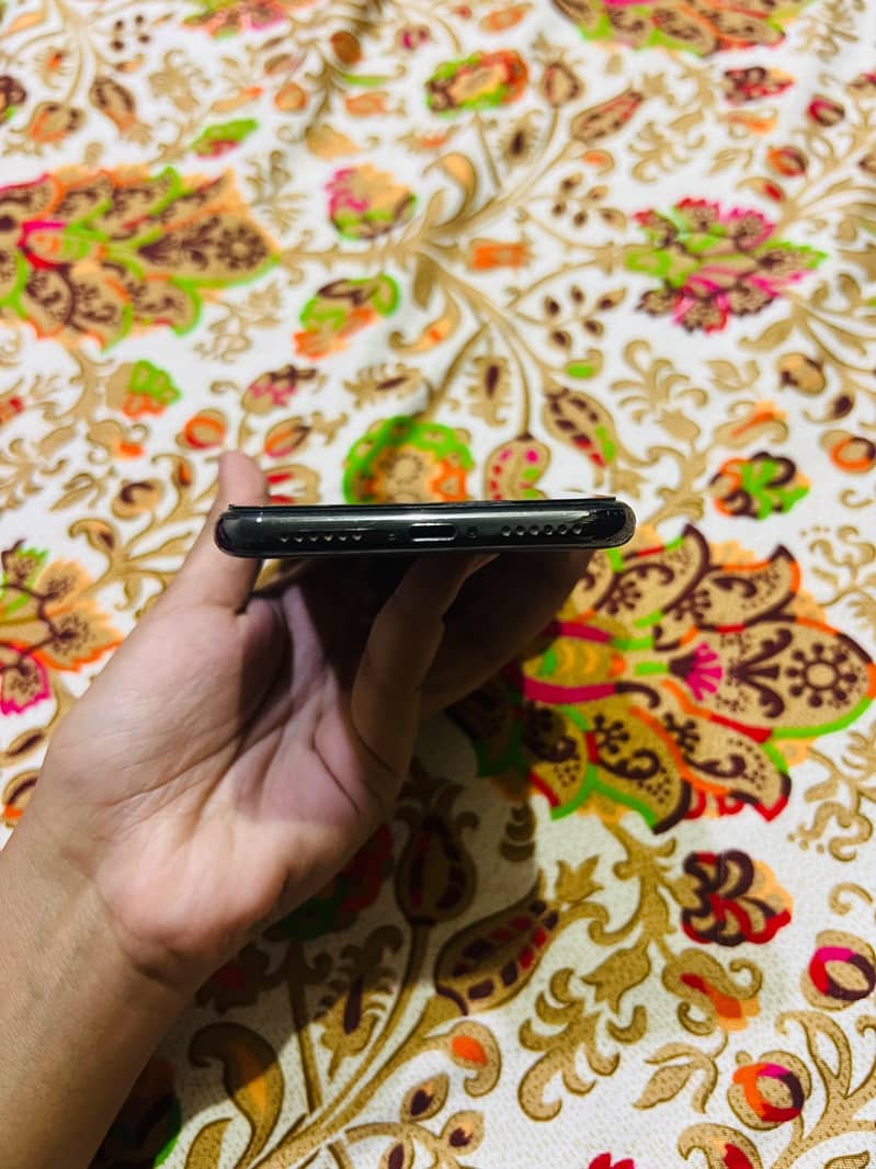 Apple iPhone X 3