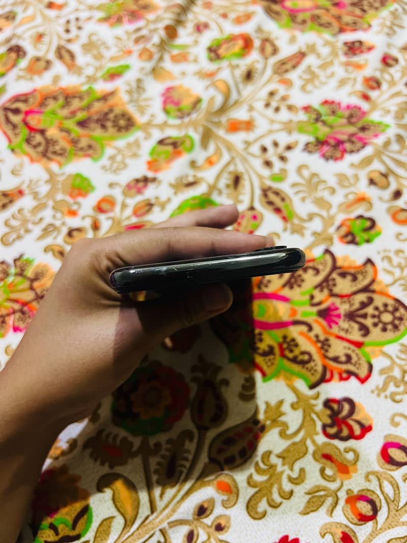 Apple iPhone X 5