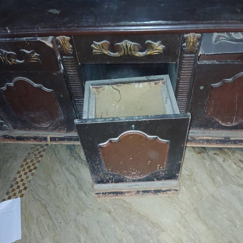 dressing table 3