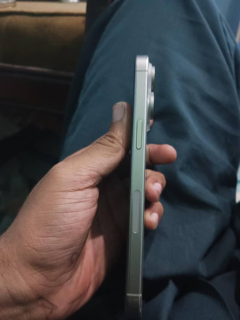 Apple iPhone 15 Pro Max 1