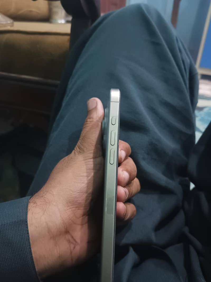 Apple iPhone 15 Pro Max 3