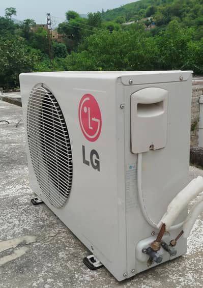 LG non inverter AC For sale