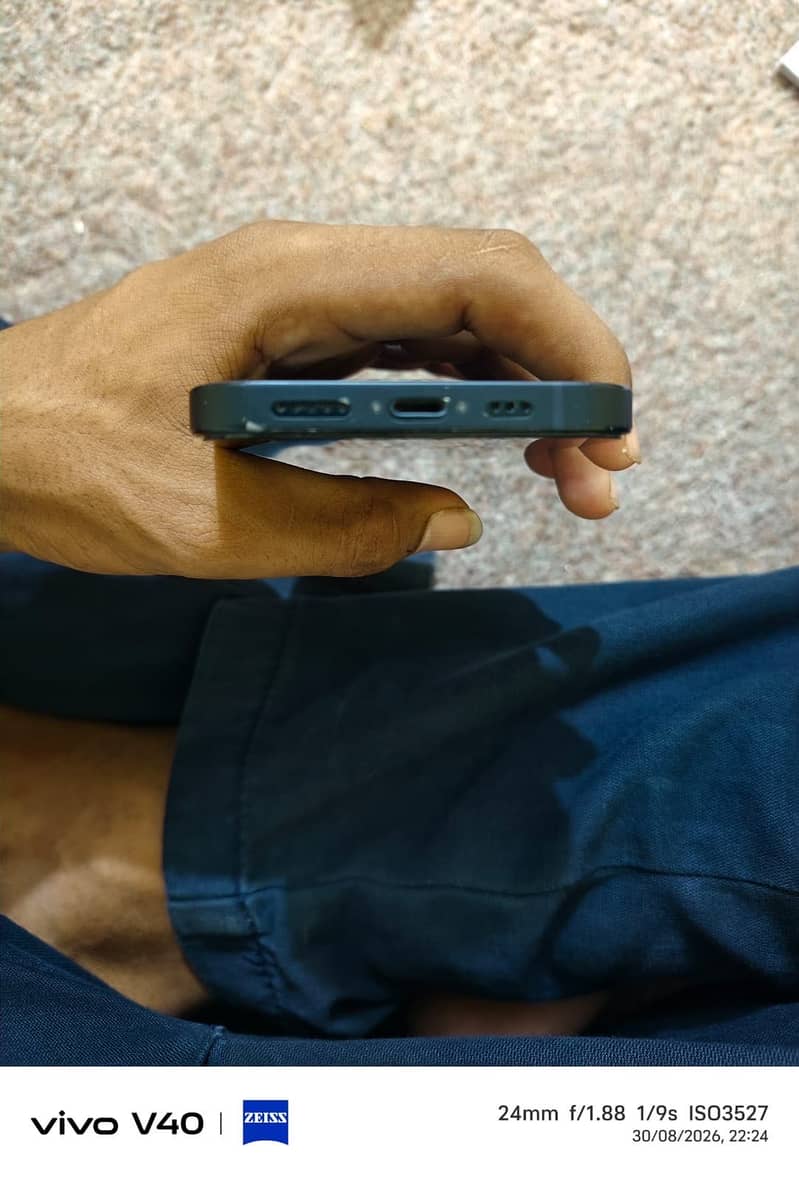 Apple iPhone 13 3
