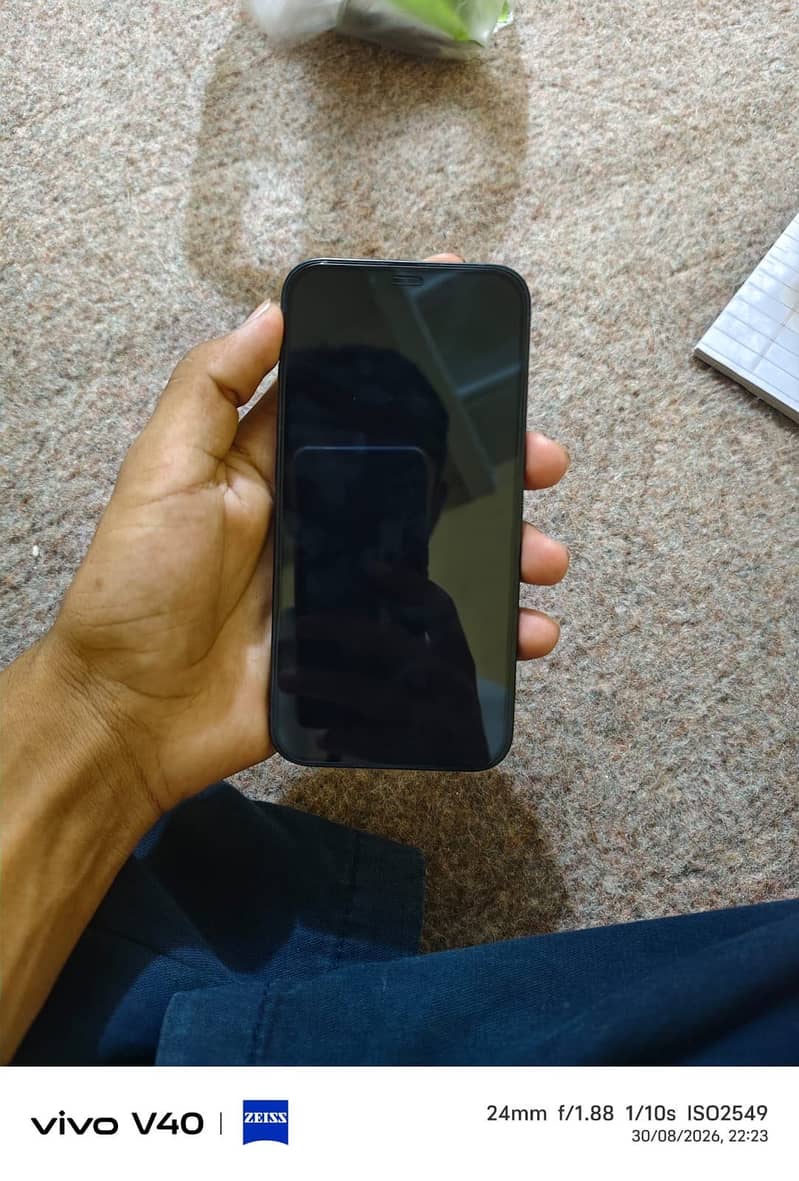 Apple iPhone 13 4