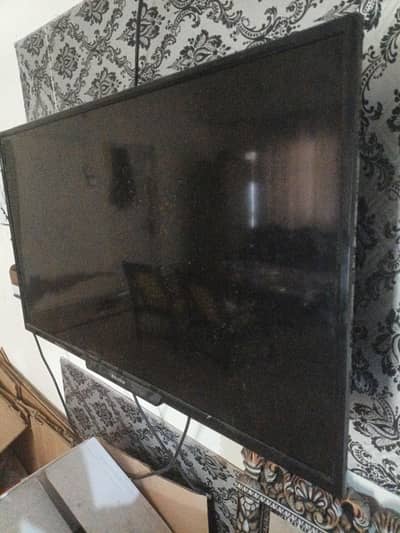 40 Inch ECOSTAR LED WITH BOX