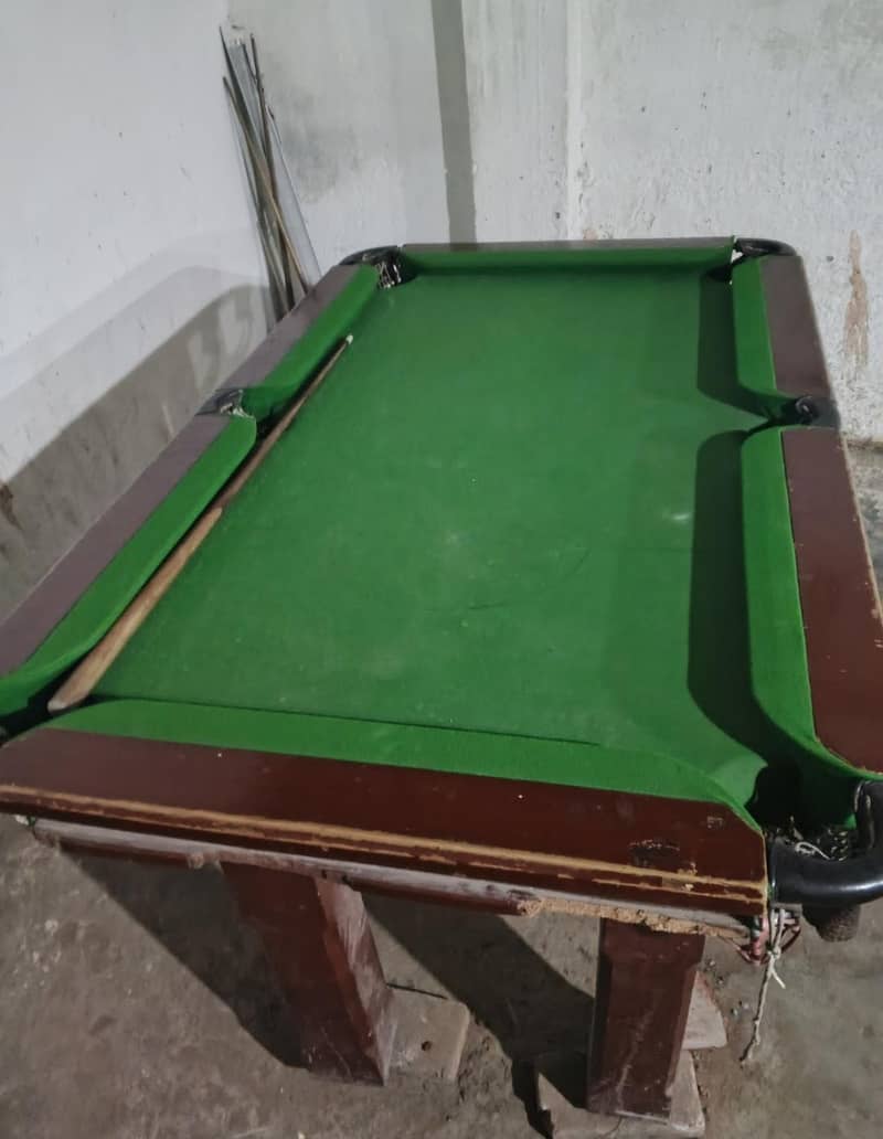 snooker table size 4/2.5 1
