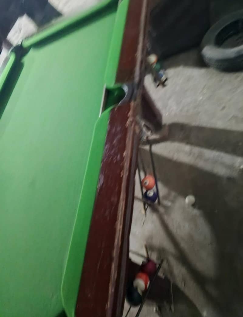 snooker table size 4/2.5 3