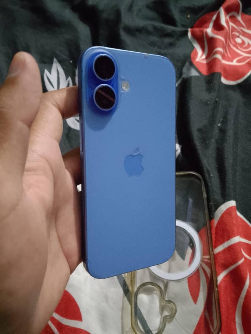 Apple iPhone 16 1