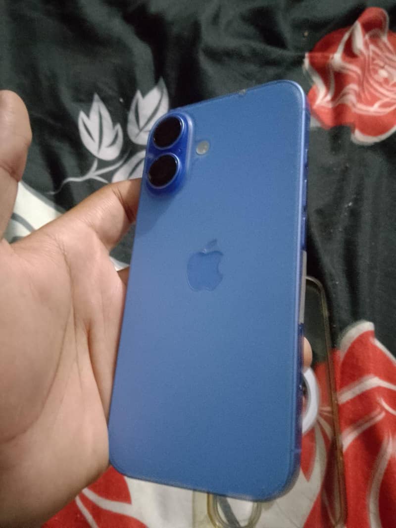 Apple iPhone 16 2