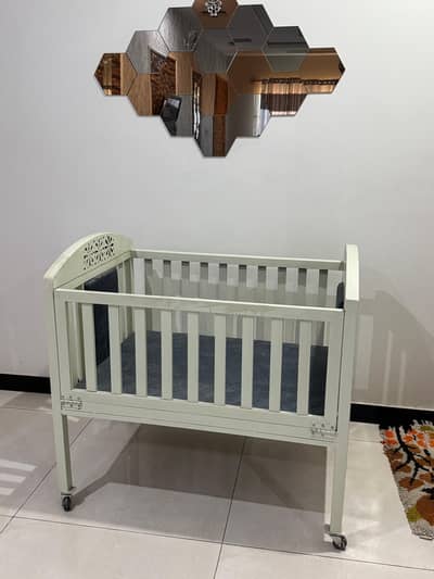 baby cot