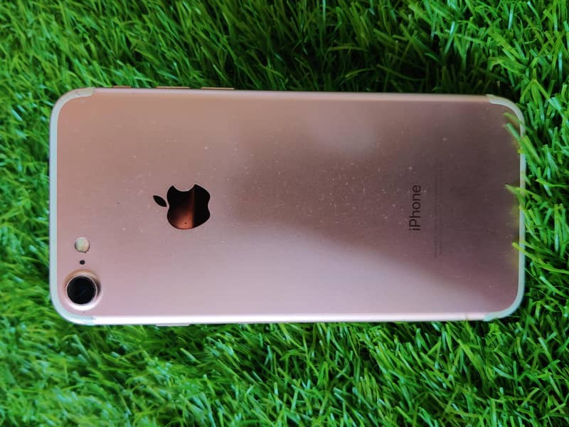 Apple iPhone 7 1
