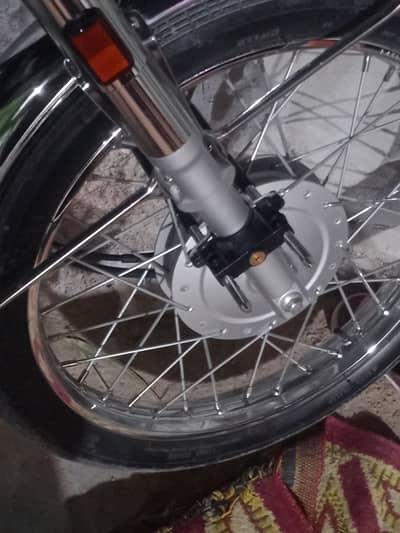 CG 125 bike wheel lock