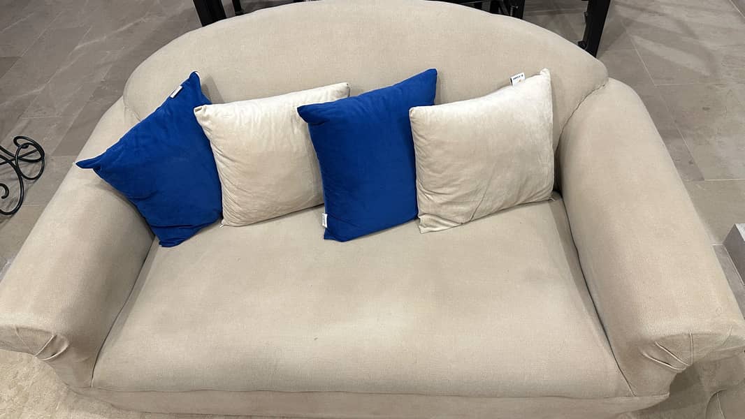 6-Seater Living Room Sofa Set in Beige - Good Condition 3