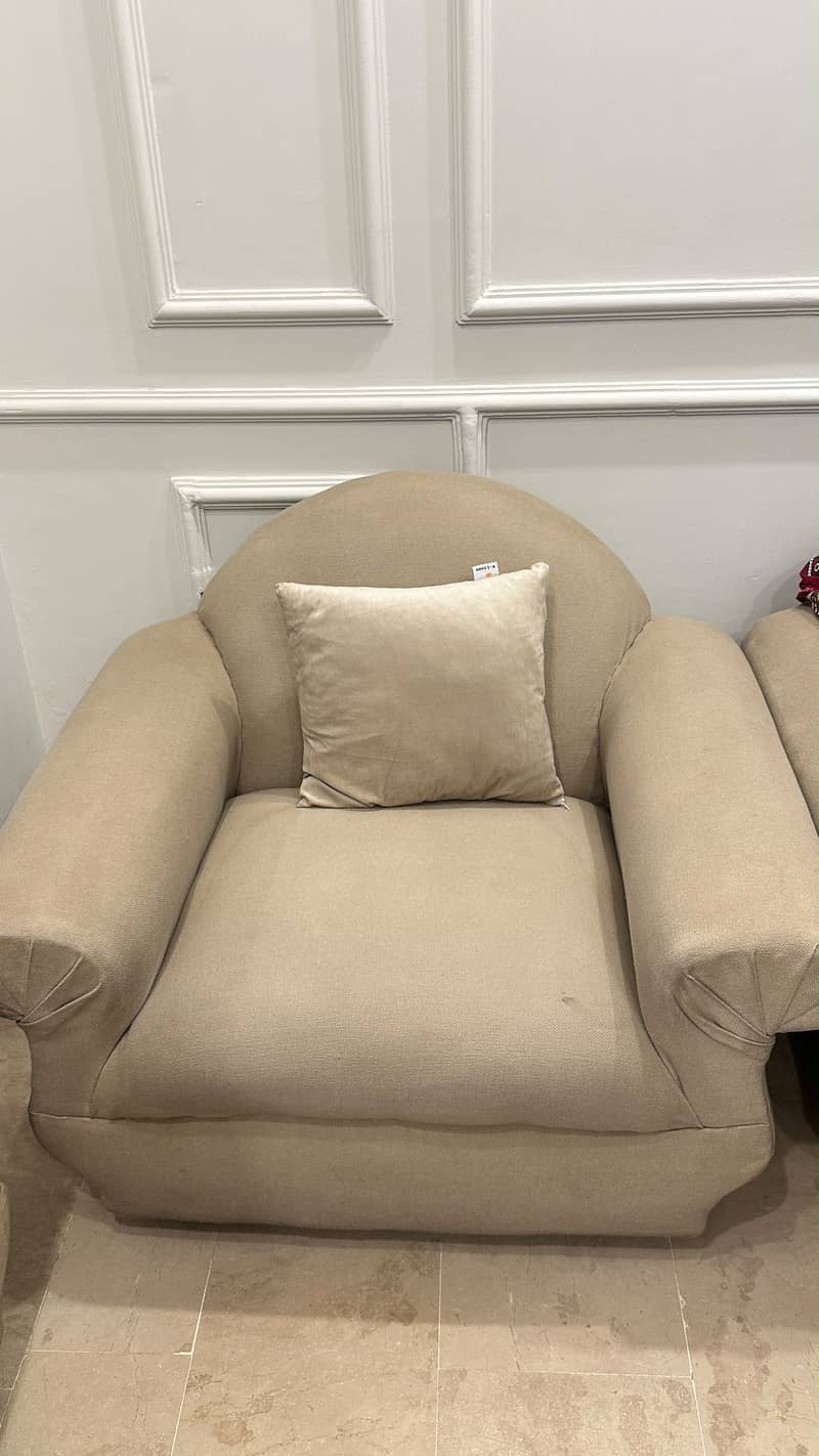 6-Seater Living Room Sofa Set in Beige - Good Condition 4