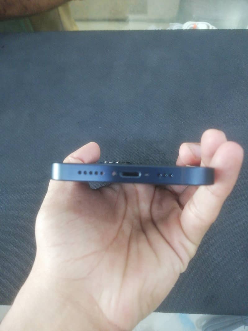 Apple iPhone 13 3