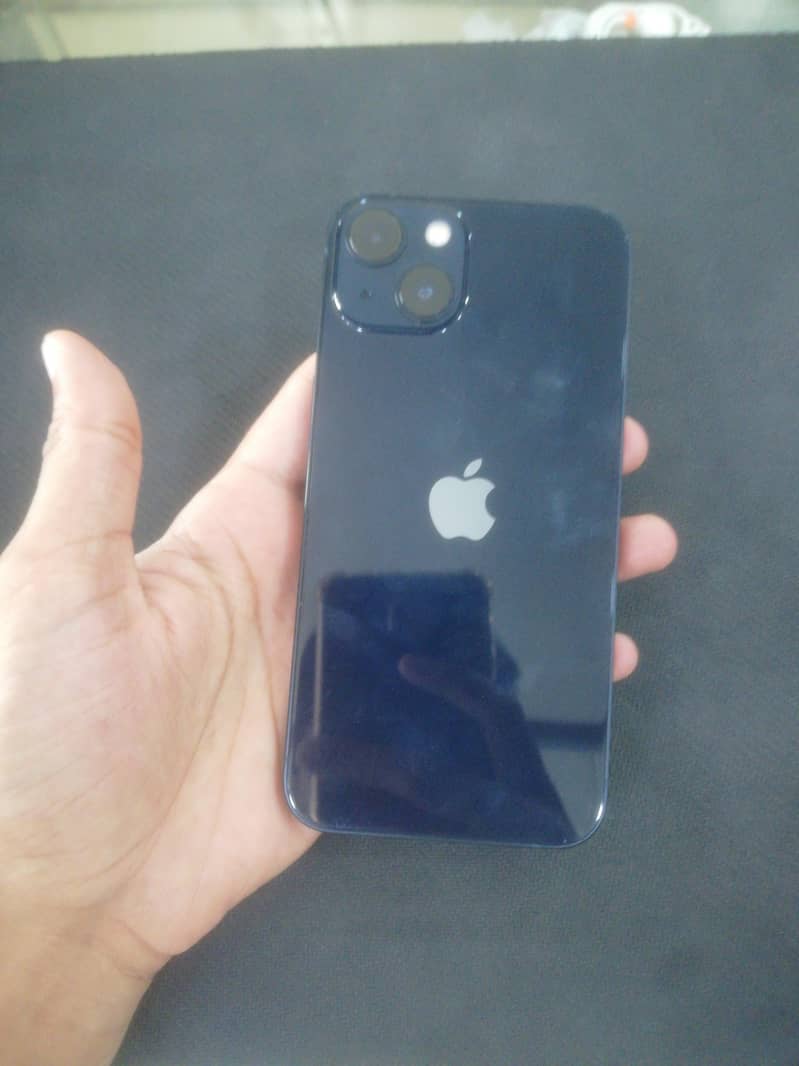 Apple iPhone 13 5