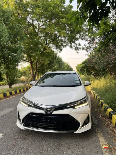 Toyota Altis Grande 1.8 2018