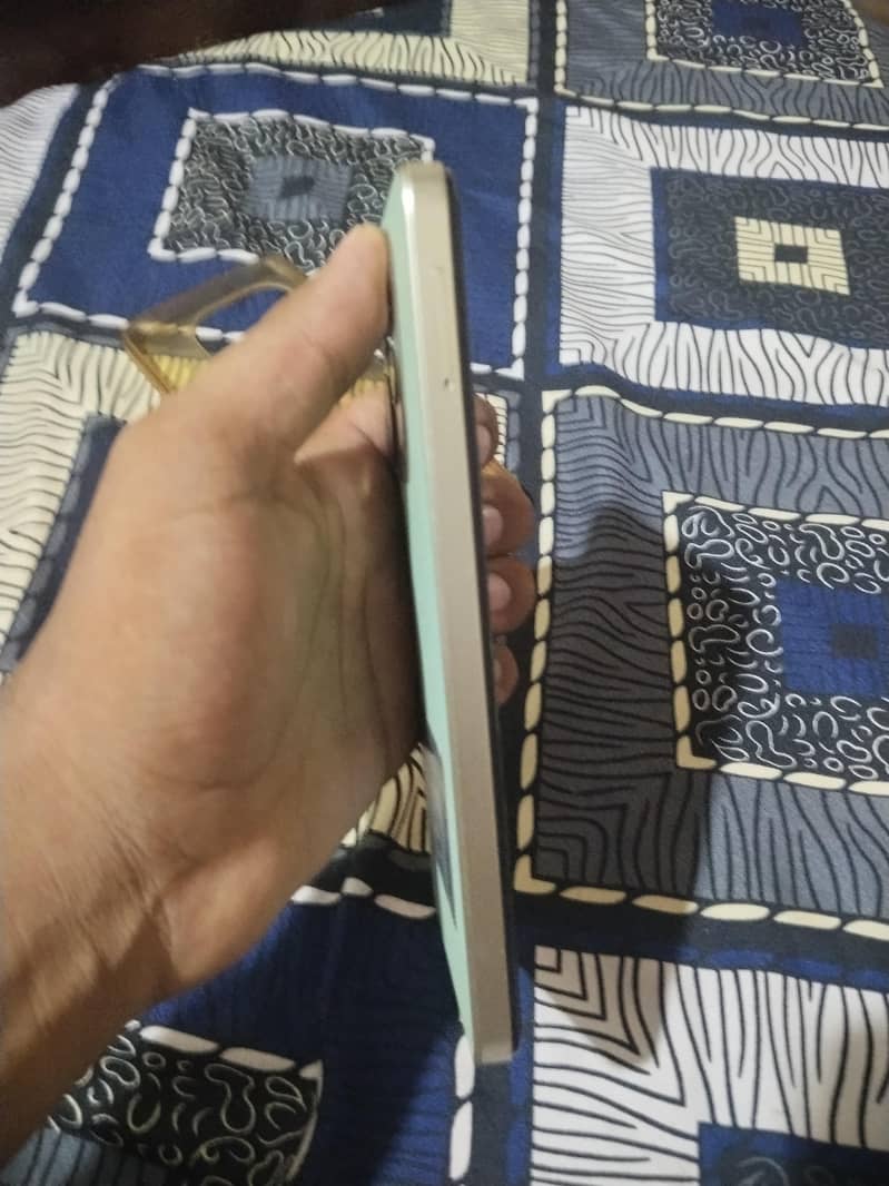 Tecno Spark 20C 4